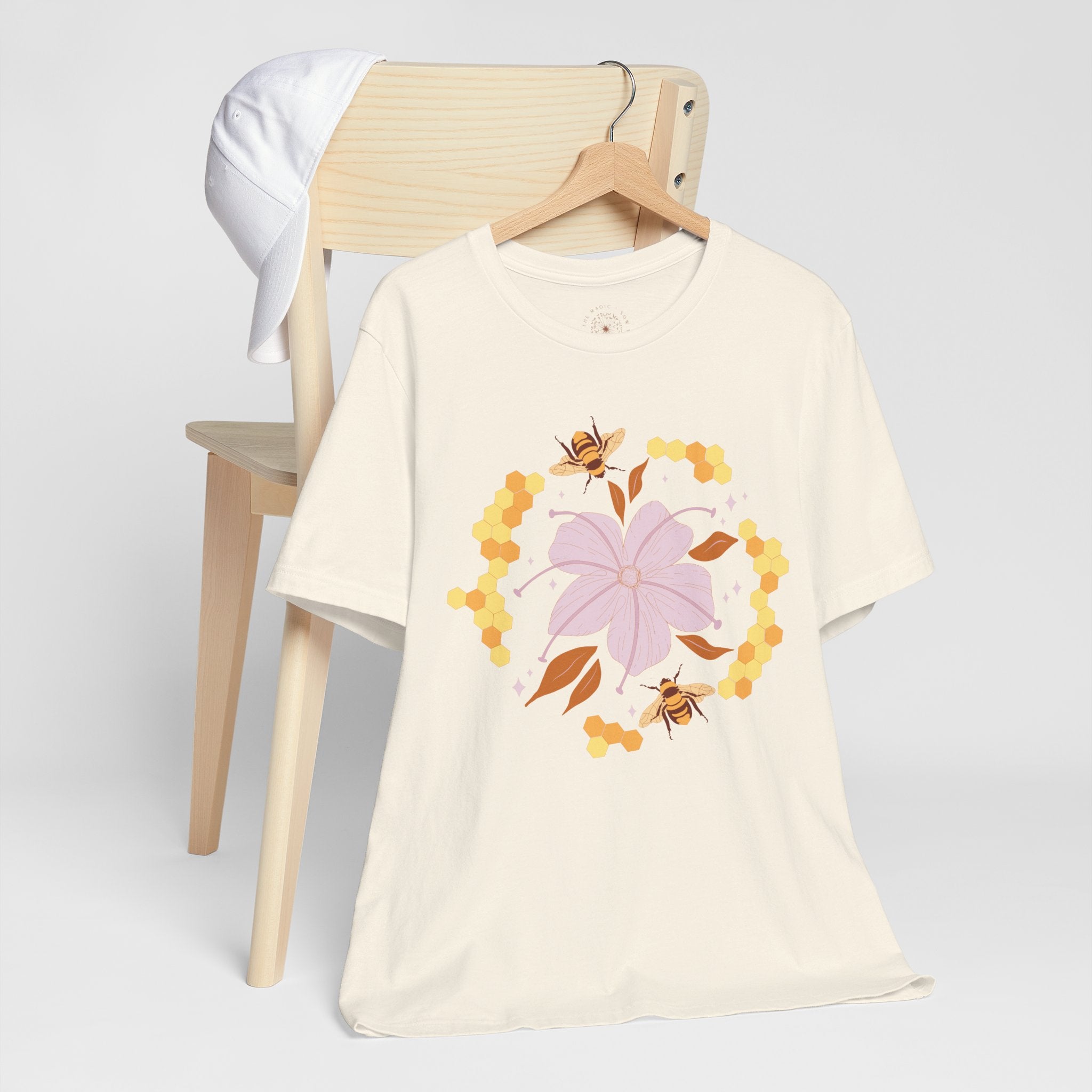 🐝 Floral Bee Unisex Graphic Tee – Botanical Nature Lover Shirt