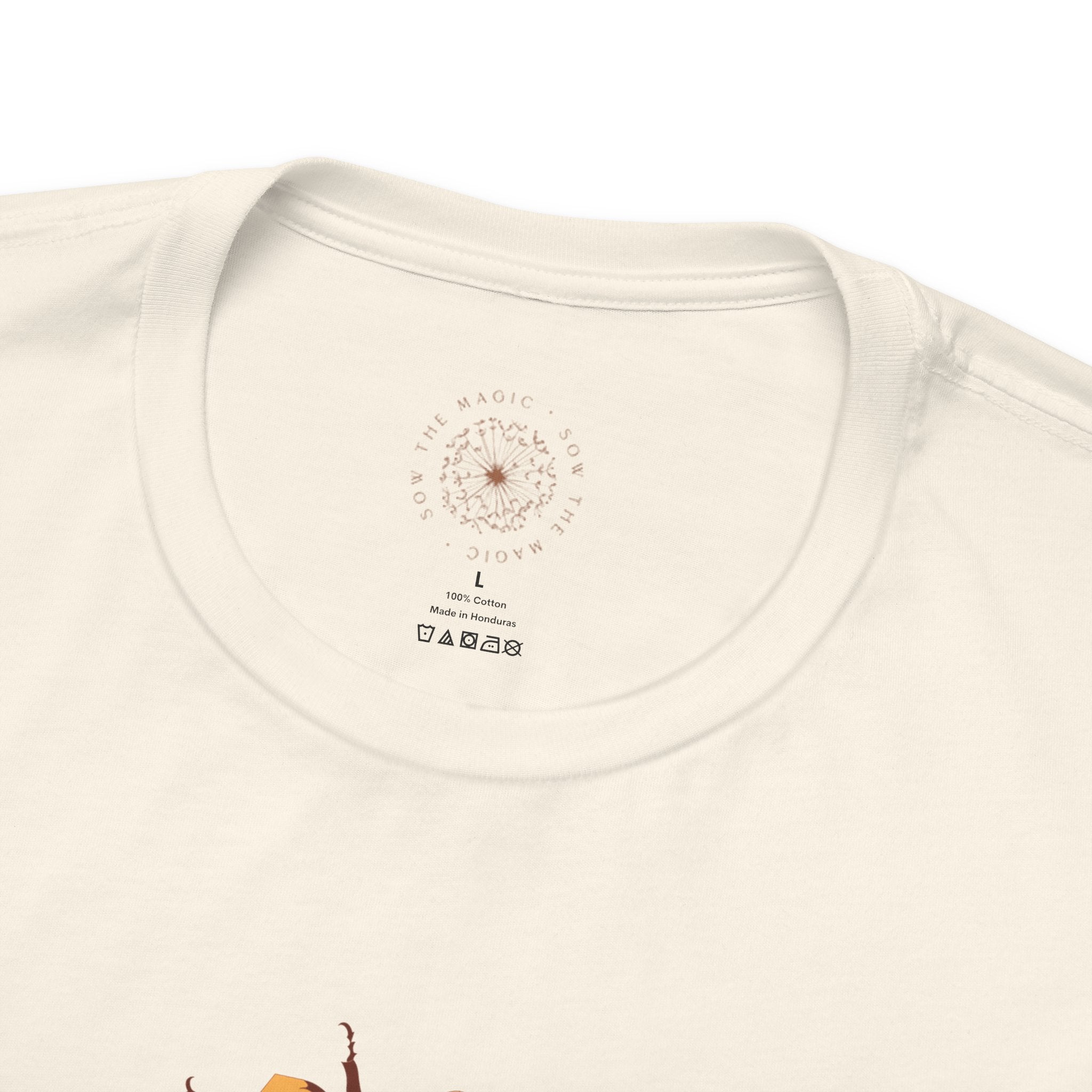 🐝 Floral Bee Unisex Graphic Tee – Botanical Nature Lover Shirt